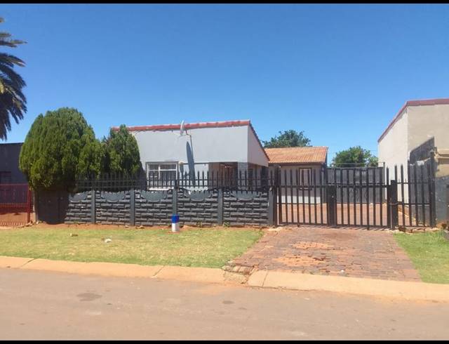 3 BEDROOM HOUSE FOR SALE IN ENNERDALE SOUTH